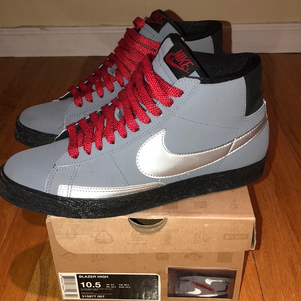 Nike Blazer High- Anthracite Silver/Grey/Red